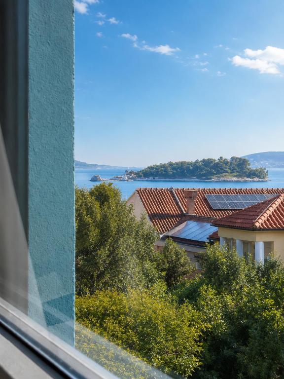 Pogled na more iz apartmana Marta u Orebiću